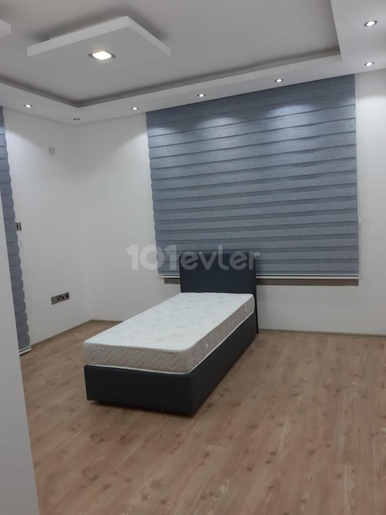 Girne Merkez'de Kiralık 2+1 Penthouse Daire