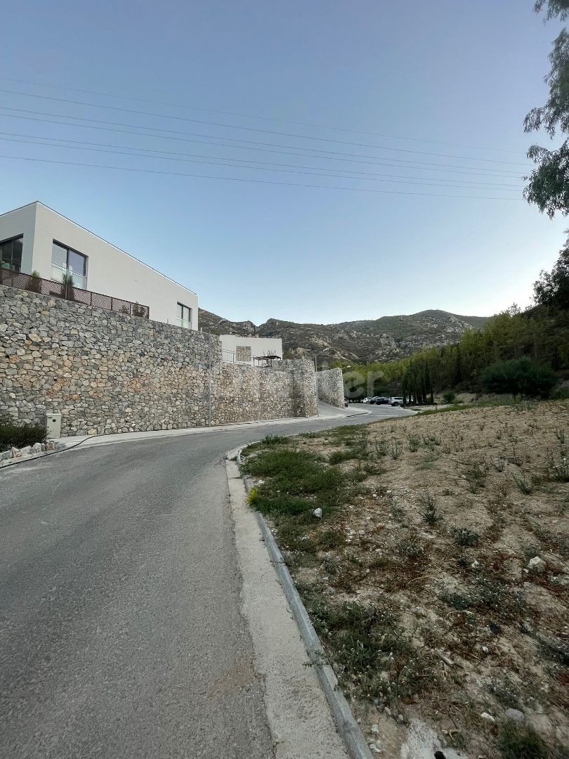 AMG Immobilien Tan Doppelvilla zum Verkauf in Kyrenia Chatalköy ** 