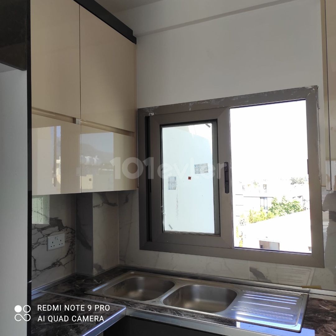 2+1 Null Wohnung Zum Verkauf In Kyrenia Alsancak ** 