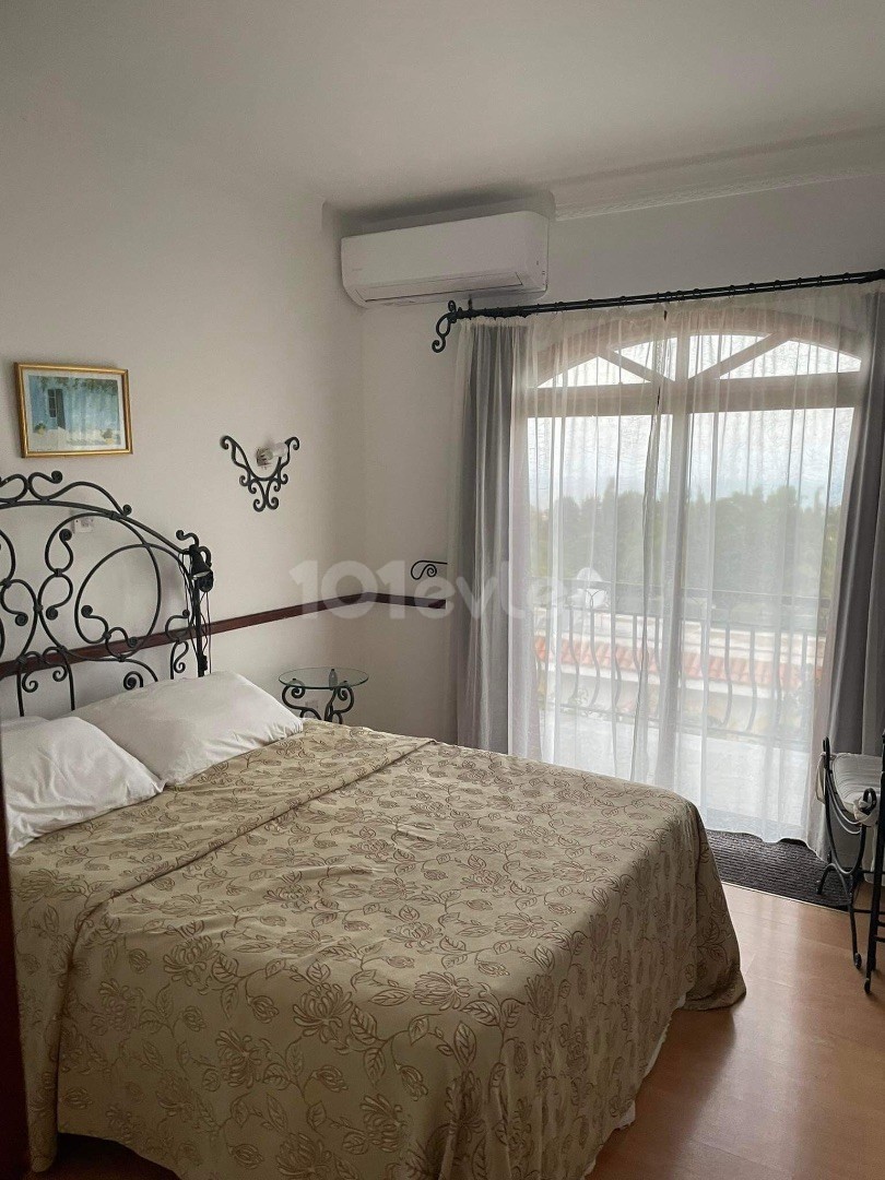 FIRSATLARA DEVAM✨…TEK DEPOZİTOO!..GİRNE’NİN CENNETE AÇILAN KAPISI EDREMİT’TE KİRALIK 1+1 HARİKA MANZARALI BUNGALOW  DAİRELER ELEKTRİK-SU-İNTERNET DAHİL AYLIK 350£