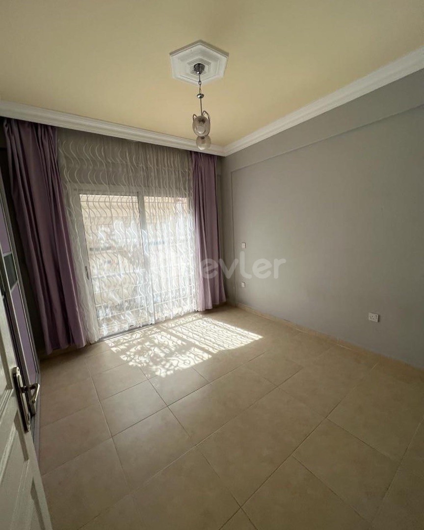 Flat For Sale in Küçük Kaymaklı, Nicosia