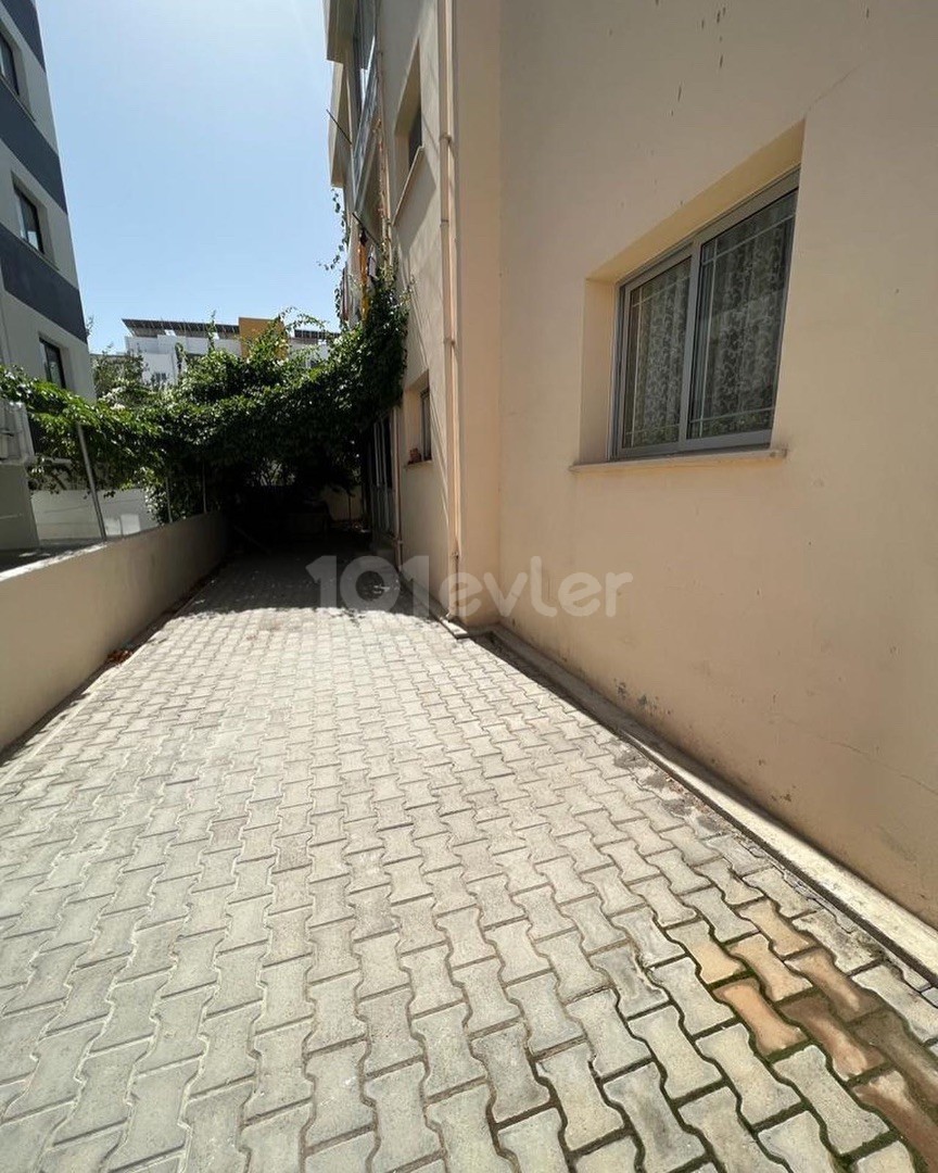 Flat For Sale in Küçük Kaymaklı, Nicosia