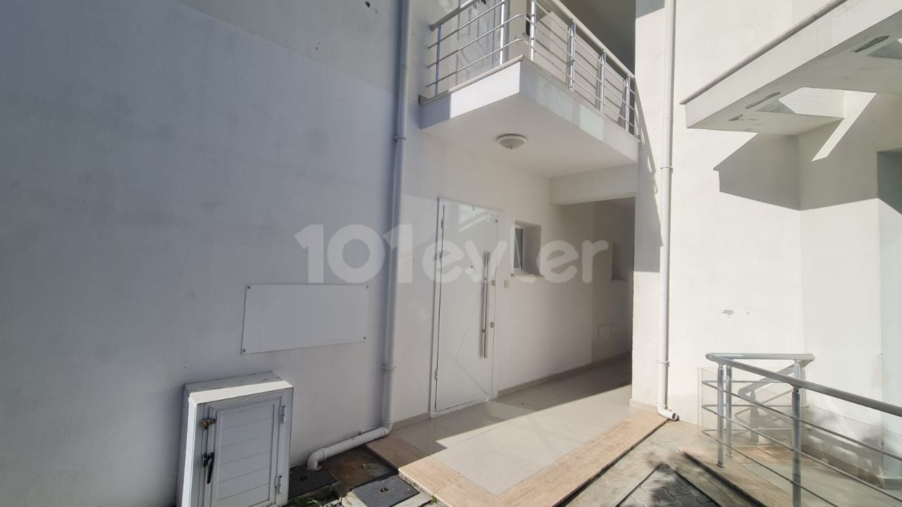 Flat To Rent in Alsancak, Kyrenia