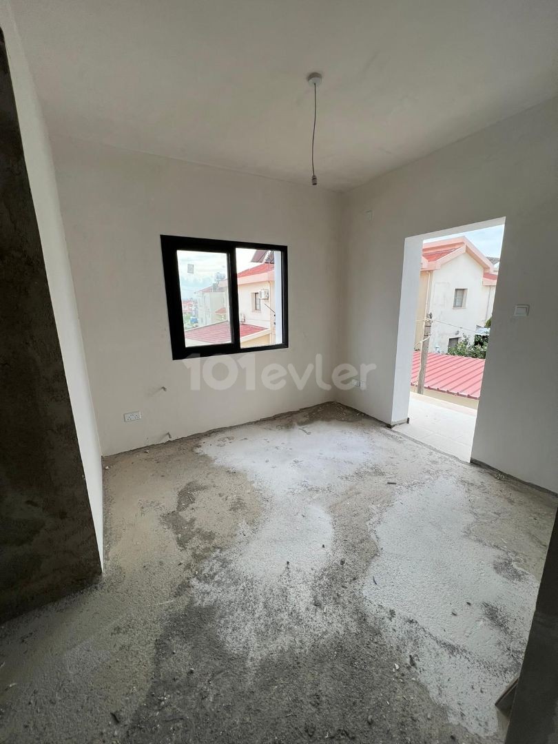 LEFKOŞA/DUMLUPINAR DA 115 M2 TÜRK KOÇANLI SIFIR SATILIK 3+1 DAİRE ..İLETİŞİM- 05338555472