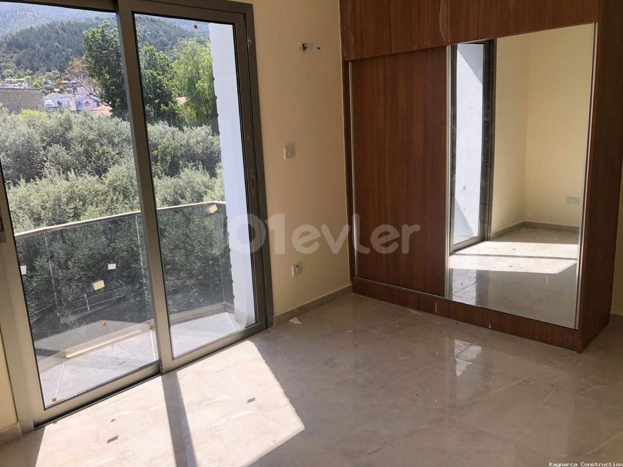 Flat For Sale in Alsancak, Kyrenia