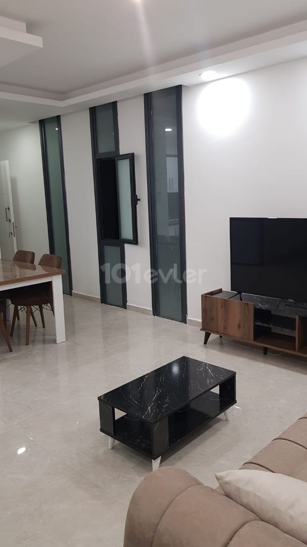 Flat To Rent in Alsancak, Kyrenia