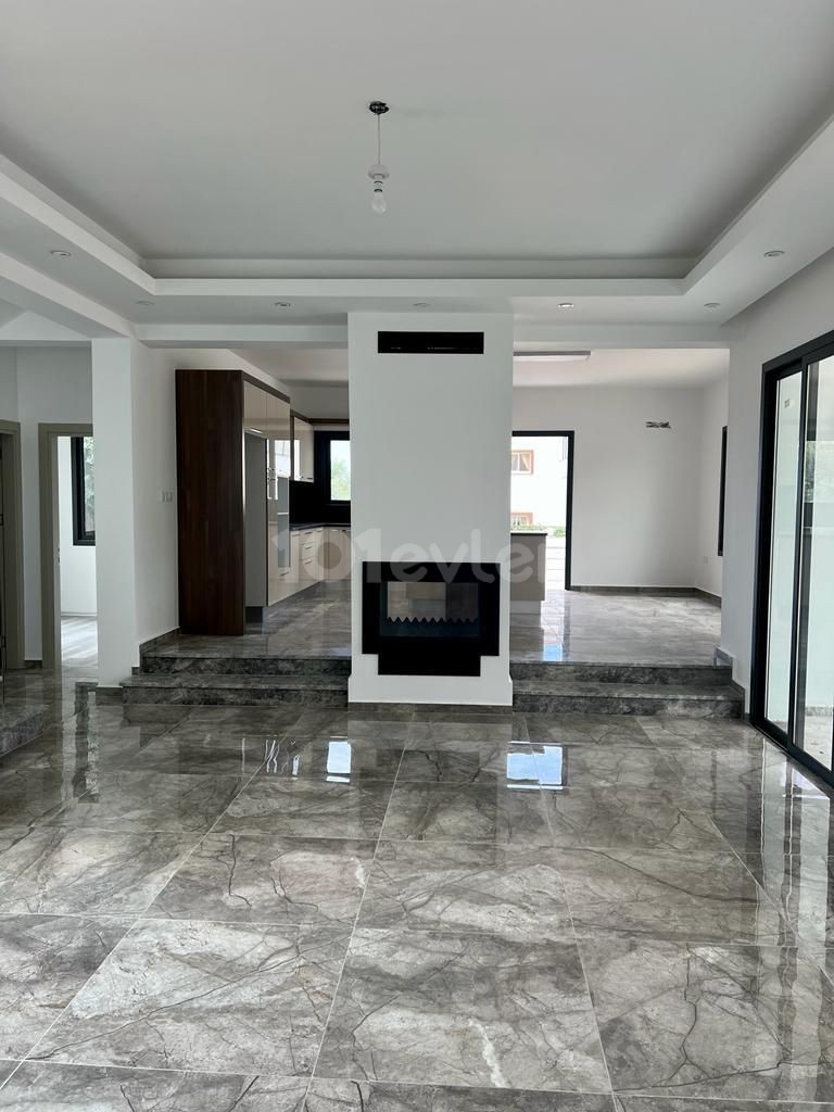 3+1 GELEGENHEIT VILLA ZUM VERKAUF HINTER DEM ŞAH MARKT IN ÇATALKÖY, EINER DER RUHIGEN WOHNGEGENDEN VON GUINEA !!! 0533 876 48 94