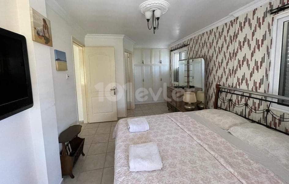 ✨✨NAHE DER STADT IN GIRNE, OZANKÖY, LUXURIÖSE VILLA MIT 4 SCHLAFZIMMERN, PRIVATEM POOL, KOMPLETT MÖBLIERTER, KLIMATISIERTER NATÜRLICHER GRÜNBLICK ✨✨