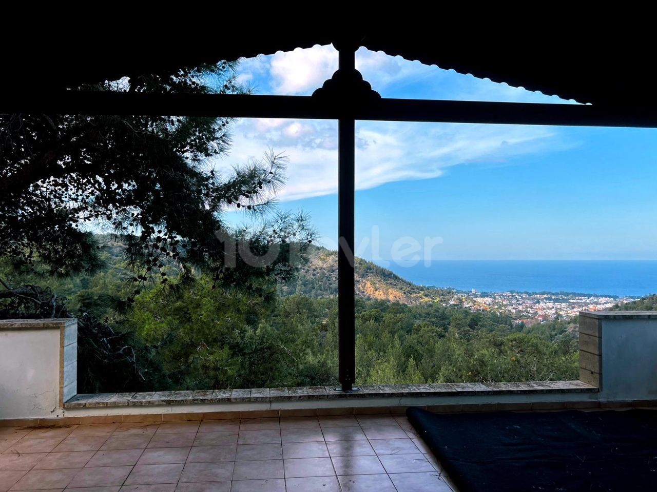 Villa For Sale in Alsancak, Kyrenia