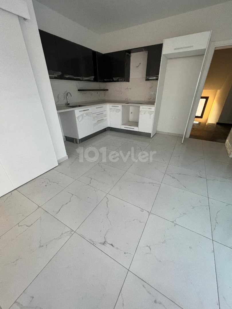 LEFKOŞA/GÖNYELİ DE FOR SALE NEW 2+1 FLAT WITH ELEVATOR. .  0533 859 21 66 ** 