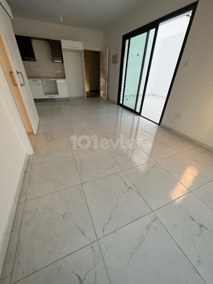 LEFKOŞA/GÖNYELİ DE FOR SALE NEW 2+1 FLAT WITH ELEVATOR. .  0533 859 21 66 ** 