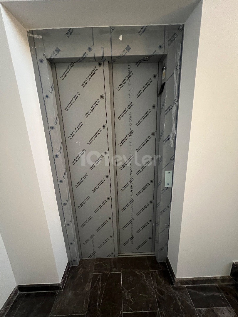 LEFKOŞA/GÖNYELİ DE FOR SALE NEW 2+1 FLAT WITH ELEVATOR. .  0533 859 21 66 ** 