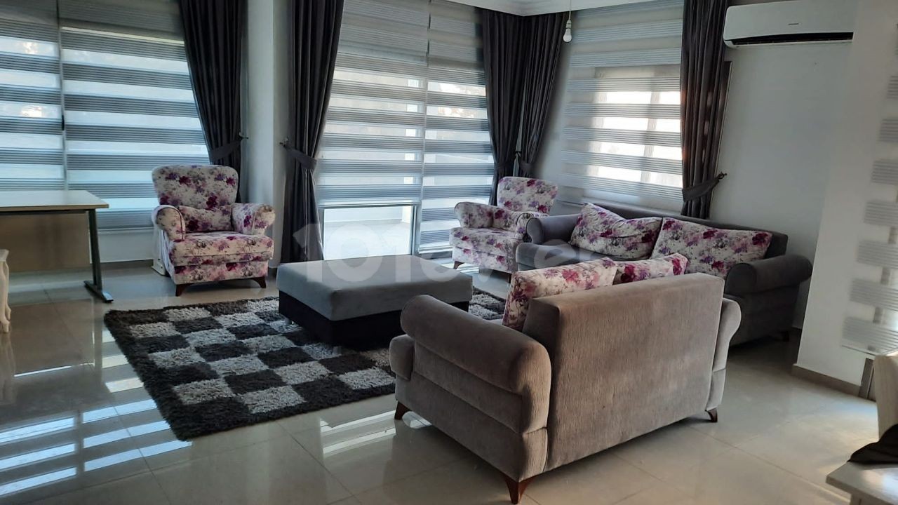 3+1 FULLY FURNISHED 135 M2 LARGE SPACIOUS APARTMENT IN THE MIDDLE OF SOCIAL LIFE IN THE LORD PALACE HOTEL AREA IN THE CENTER OF GUINEA. . ✨WITH MANY ADVANTAGES SUCH AS WASHING MACHINE, BUILT-IN SET, INVERTER AIR CONDITIONER, LARGE WARDROBE. . . ✔️