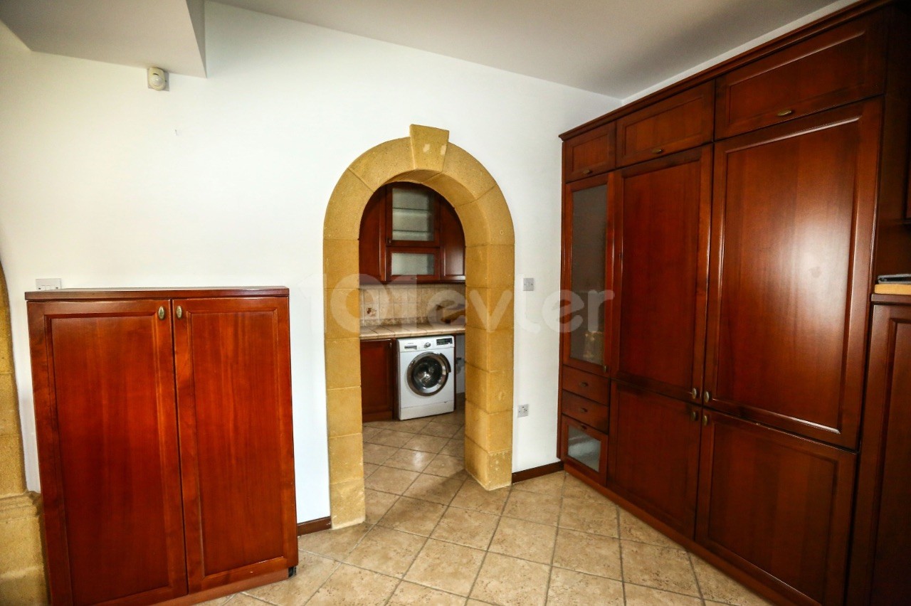 GANZ BESONDERE 3+2 VILLA ZU VERKAUFEN IN LEFKOŞA / NEWKENT, ZENTRAL GELEGEN AUF 2 GRUNDSTÜCKEN. . 0533 859 21 66