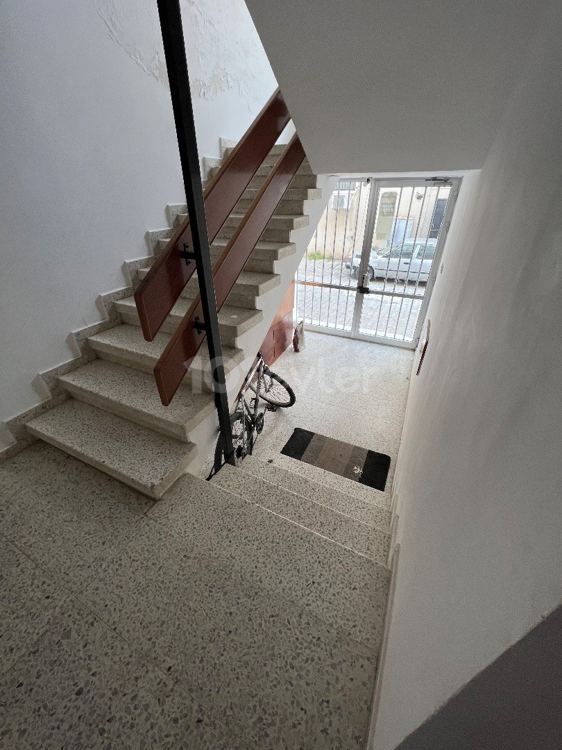 ZEMİN KAT!! ORTAKÖY DE YARI EŞYALI KLİMALI BAKIMLI SATILIK  3+1 DAİRE