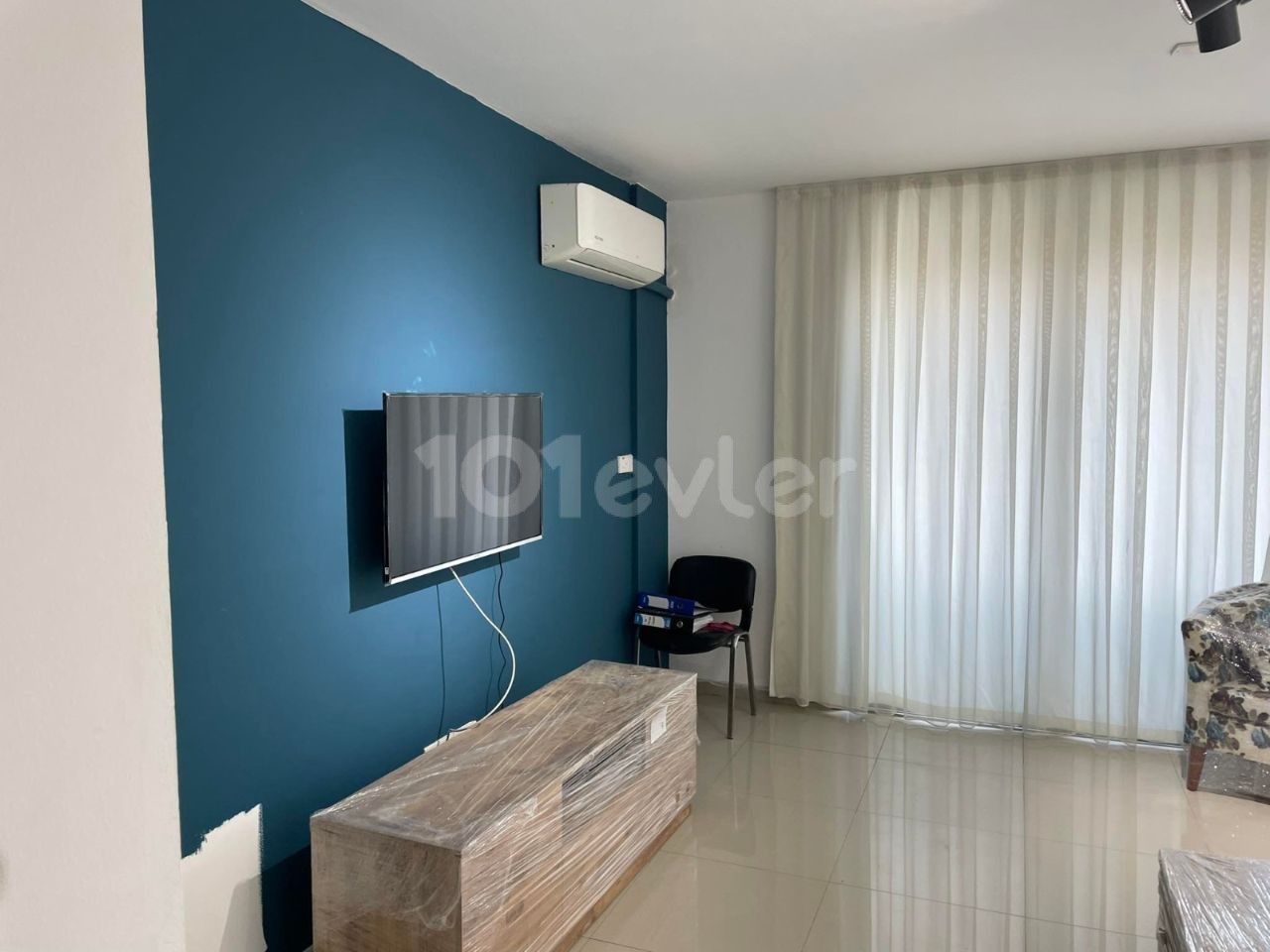 95 M2 2 + 1 OPPORTUNITY APARTMENT ON THE 2ND FLOOR OF A FULLY FURNISHED AND WELL-MAINTAINED ELEVATOR BUILDING CLOSE TO EVERYWHERE IN THE MOST POPULAR NEIGHBORHOOD IN THE CENTER OF GUINEA. . BLACK DISHWASHER IN THE KITCHEN, BUILT-IN SET, LARGE WARDROBE IN THE BEDROOM, AIR CONDITIONING IN EVERY ROOM