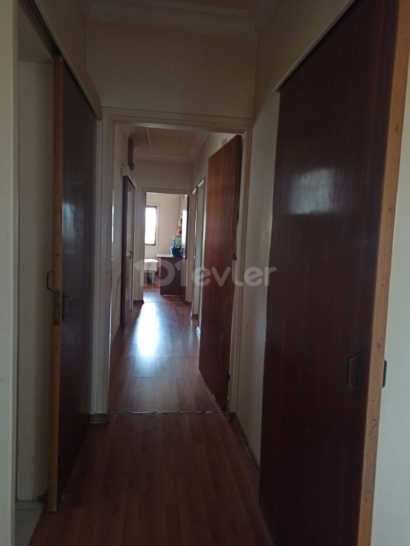 3+1 flat for sale in Nicosia Küçük Kaymaklı