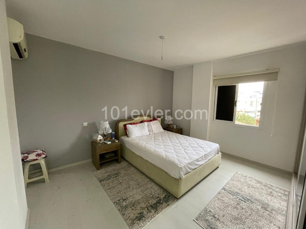 KUZEY KIBRIS, MAĞUSA, GÜLSEREN BÖLGESİNDE, SATILIK 3+1 GENİŞ  APT DAİRESİ