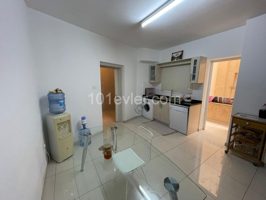 KUZEY KIBRIS, MAĞUSA, GÜLSEREN BÖLGESİNDE, SATILIK 3+1 GENİŞ  APT DAİRESİ