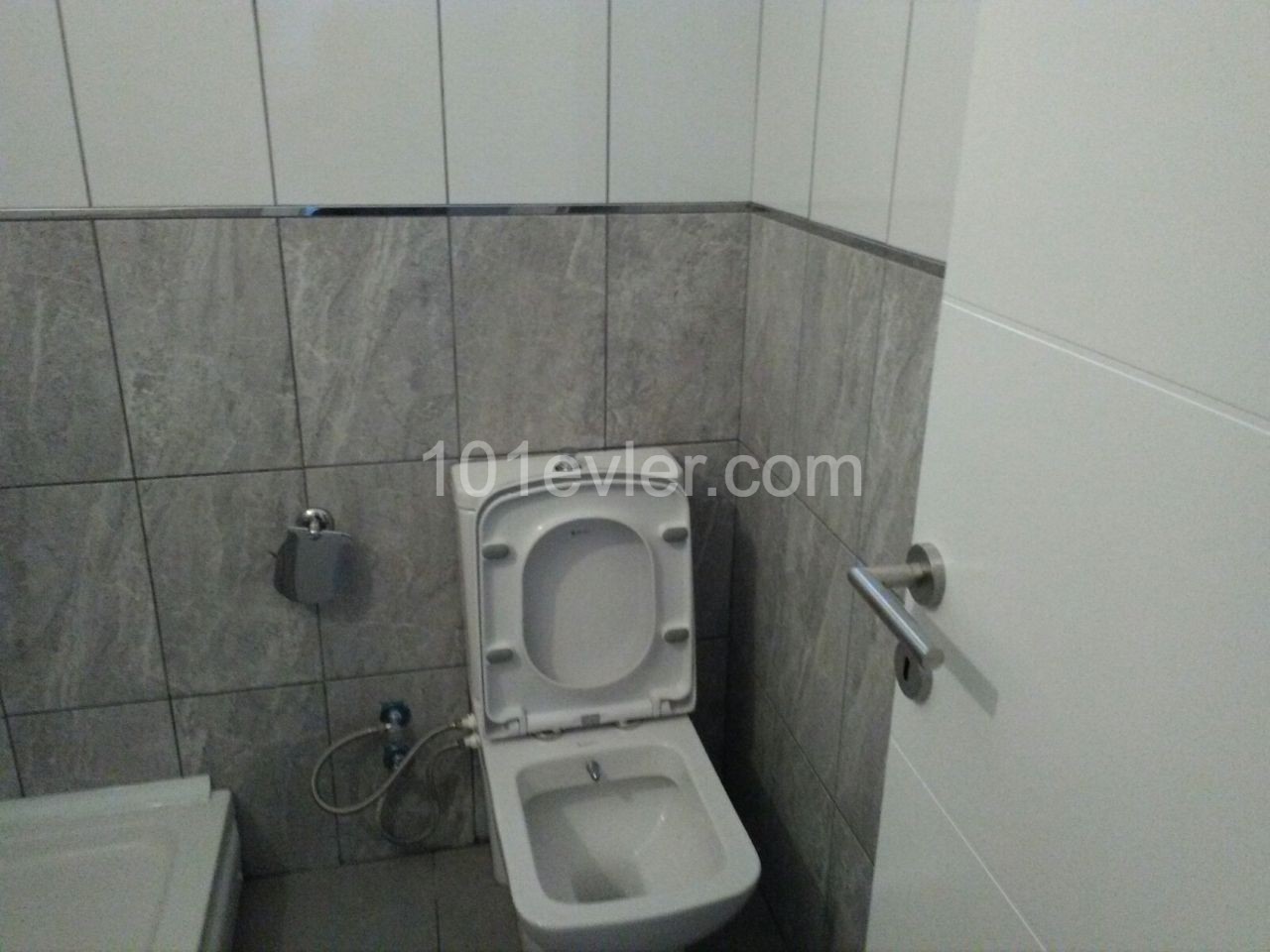 KUZEY KIBRIS,MAĞUSA,SAKARYA BÖLGESINDE SATILIK 1+1 EŞYALI DAİRE