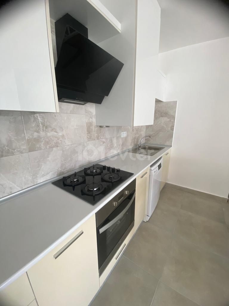 2+1 LUXUSMÖBLIERTE WOHNUNGEN ZU VERMIETEN IN NICOSIA MİNARELİKÖY, PROJEKT LEMON COUNTRY 34, MIT KOMPLETTEM BADEZIMMER UND KLEIDERZIMMER