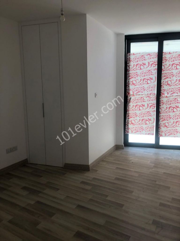 GİRNE PARK AVM'DE SATILIK 2+1 SIFIR DAİRE 100 M2  TERASI İLE 