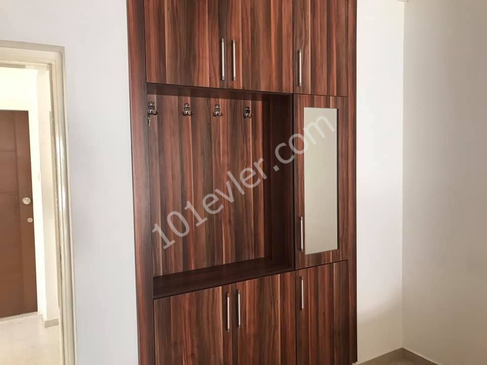 2 odalı / Eşyalı apartman dairesi Girne Merkez