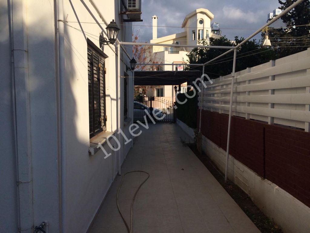 Detached House For Sale in Aşağı Girne, Kyrenia