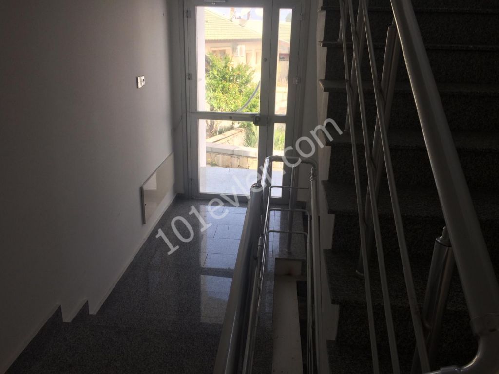 Flat To Rent in Zeytinlik, Kyrenia