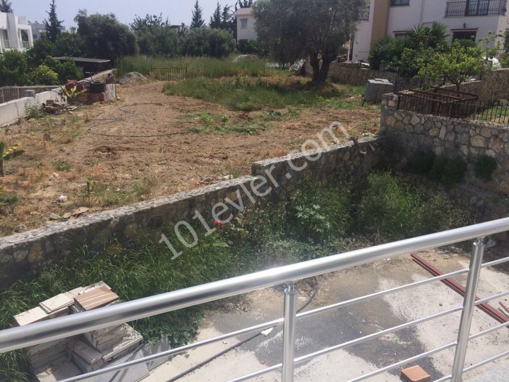 Flat To Rent in Zeytinlik, Kyrenia