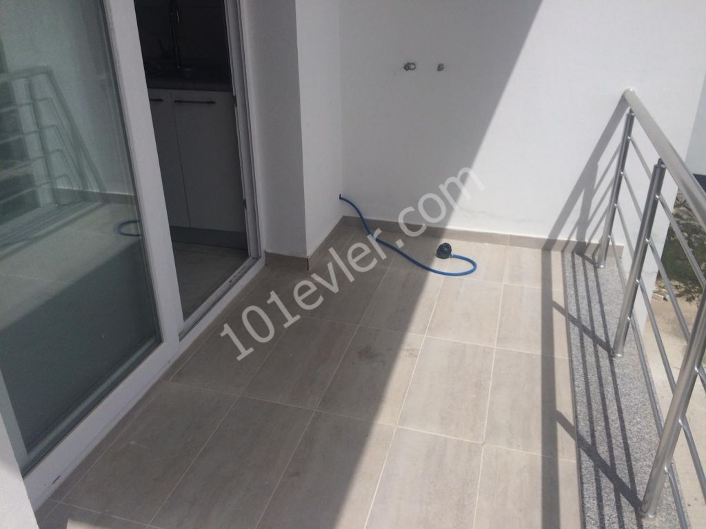 Flat To Rent in Zeytinlik, Kyrenia