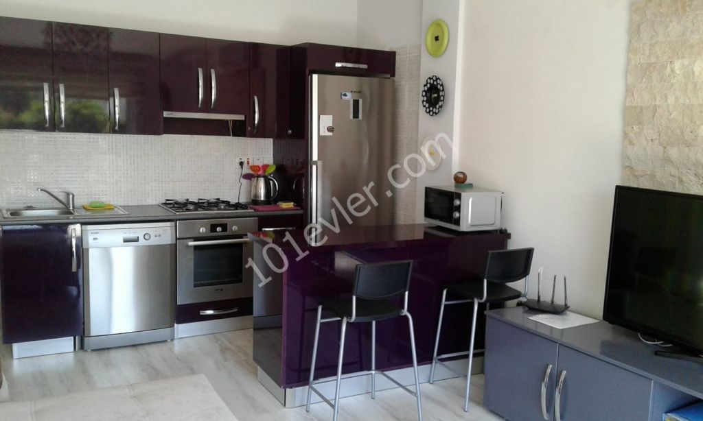 ÇATALKÖY'DE  1+1 GÜNLÜK KİRALIK ORTAK HAVUZLU DAİRE