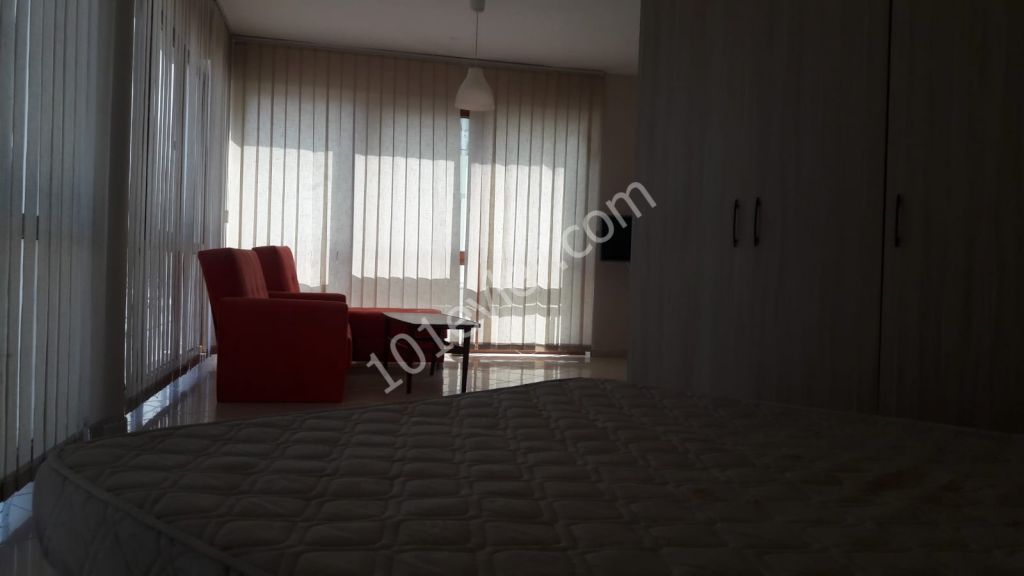 GİRNE MERKEZDE +1 KİRALIK STÜDYO DAİRE