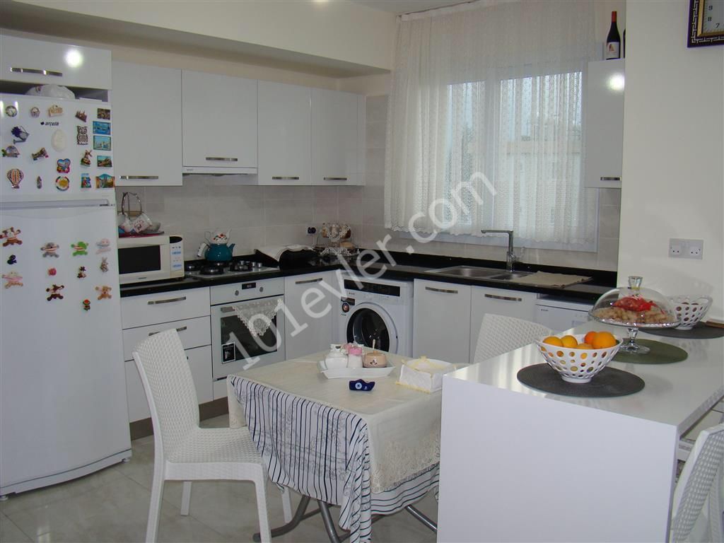 Flat To Rent in Girne Merkez, Kyrenia