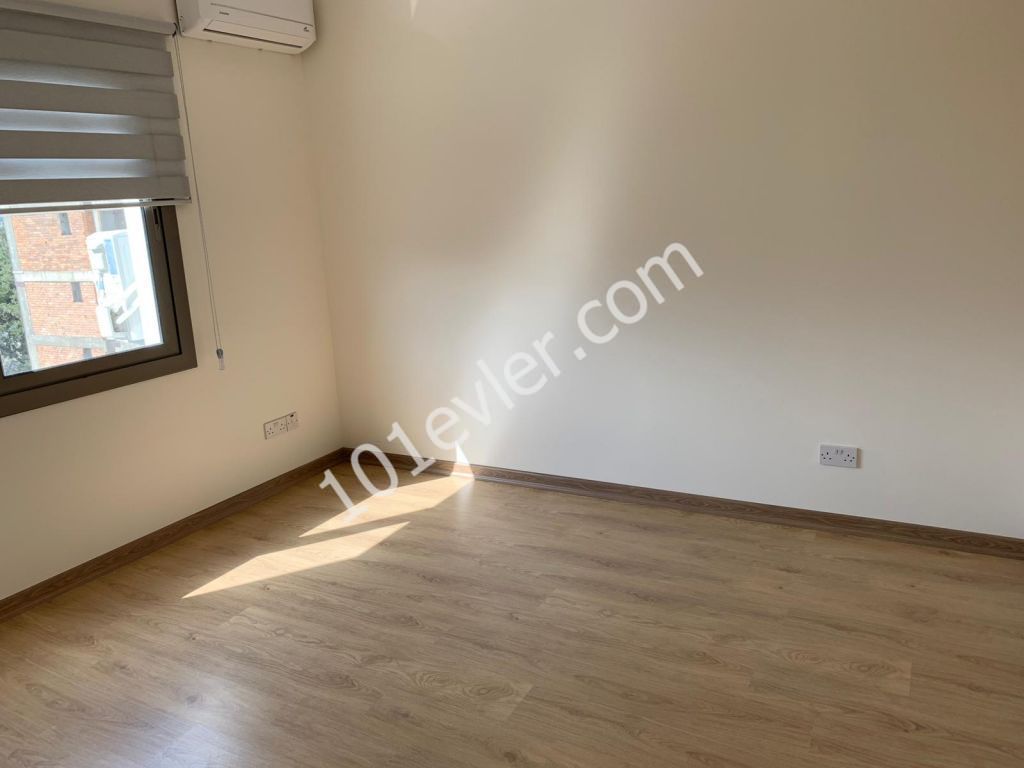 GİRNE MERKEZDE 2+1 FUL EŞYALI DAİRE