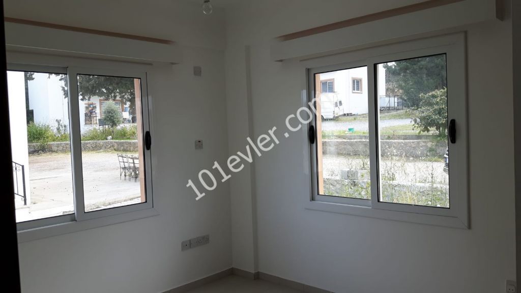 Flat To Rent in Zeytinlik, Kyrenia