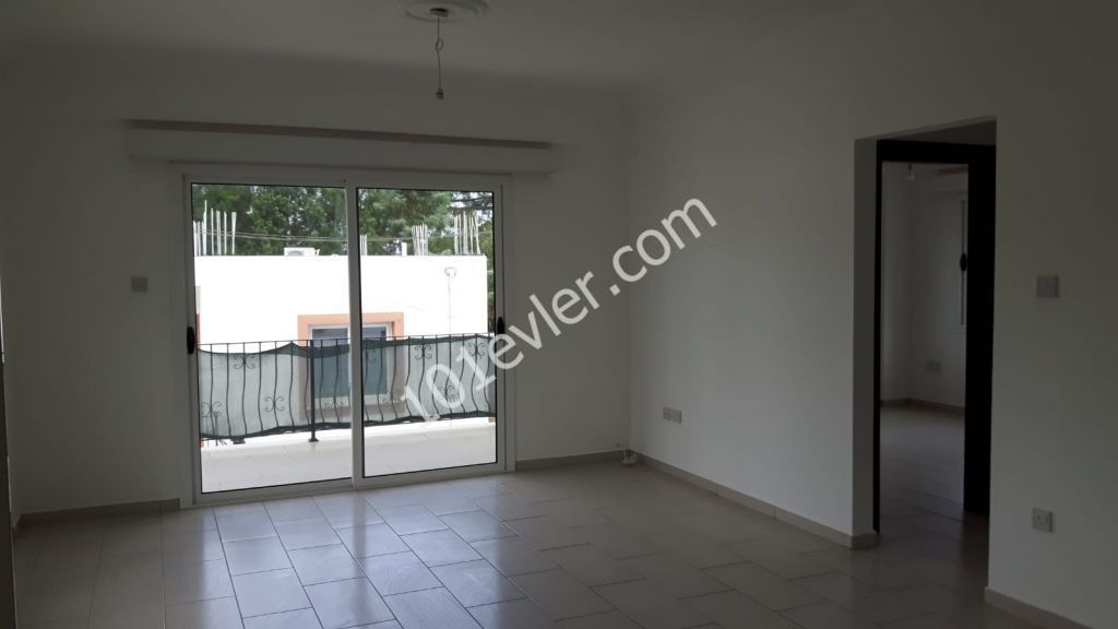 Flat To Rent in Zeytinlik, Kyrenia