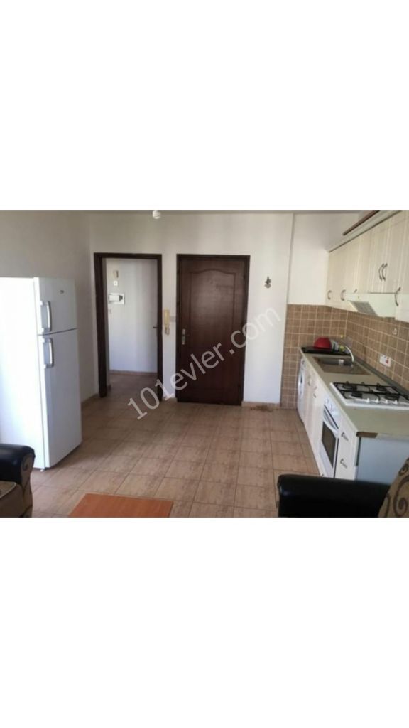 GİRNE MERKEZ'DE KİRALIK  EŞYALI 2+1 DAİRE