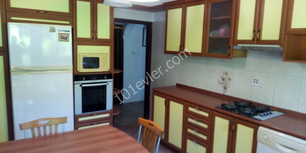 Detached House To Rent in Girne Merkez, Kyrenia