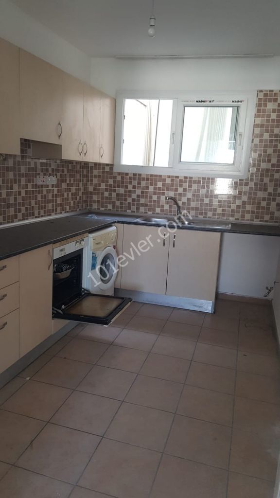 GİRNE MERKEZDE SATILIK 2+1 GENİŞ DAİRE