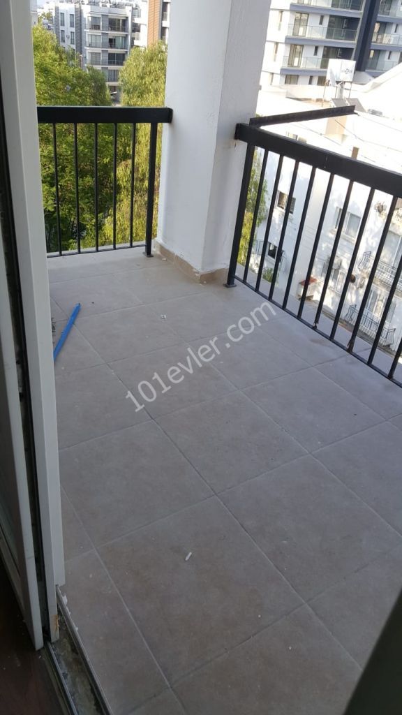 GİRNE MERKEZDE SATILIK 2+1 GENİŞ DAİRE