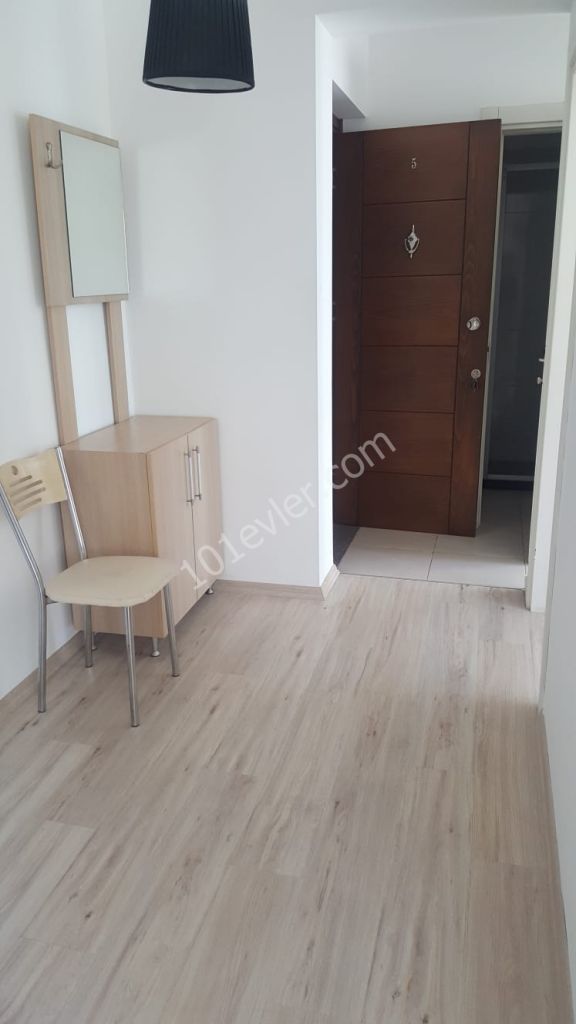 GİRNE  MERKEZDE  EŞYALI DENİZ MANZARALI 2+1 DAİRE