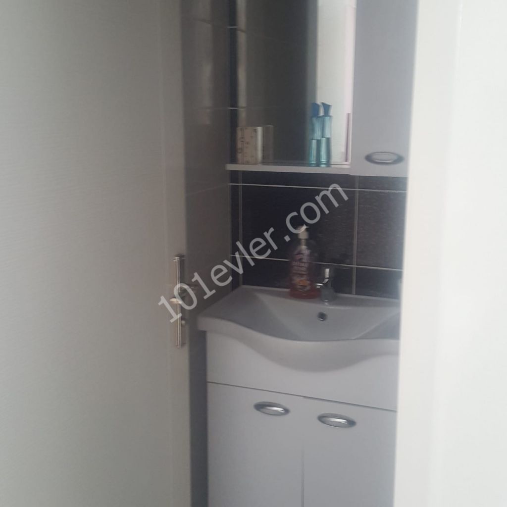 Flat To Rent in Karaoğlanoğlu, Kyrenia