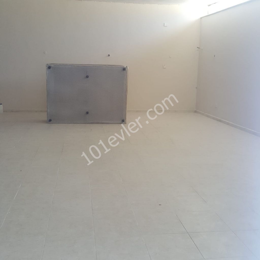 Warehouse To Rent in Karaoğlanoğlu, Kyrenia