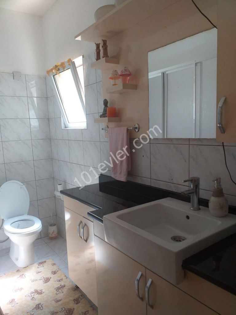 LEFKOŞA YENİKENT  BÖLGESİ'NDE TÜRK MALI EŞYALI 3+1 SATILIK PENTHOUSE