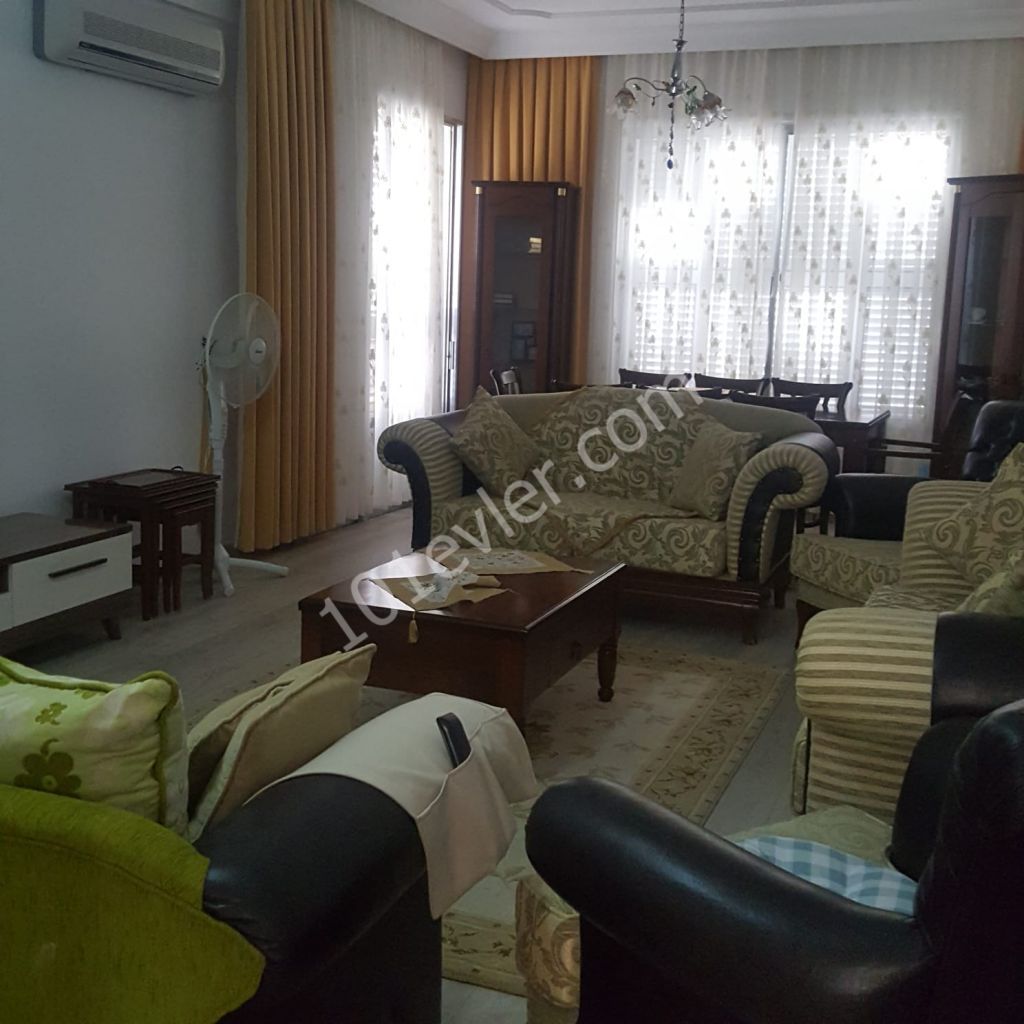 Flat To Rent in Girne Merkez, Kyrenia