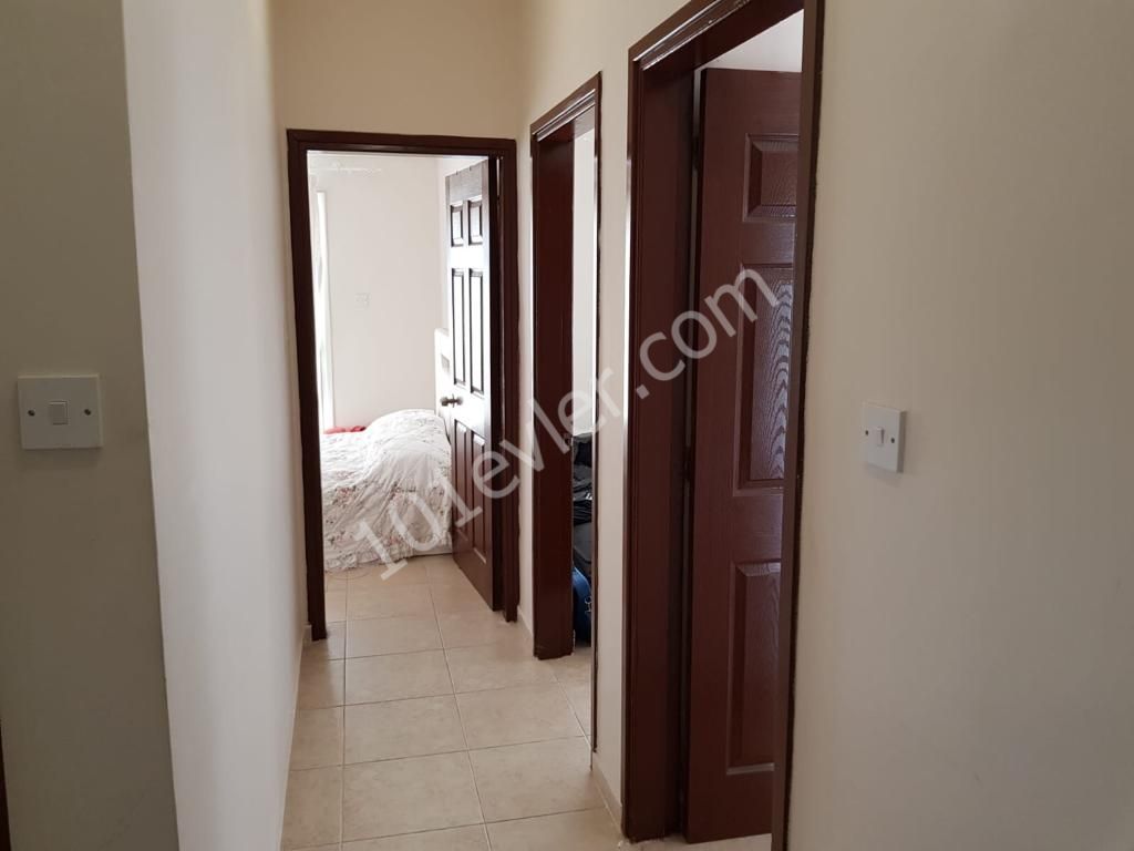 GİRNE MERKEZDE 3+1 SATILIK YARI EŞYALI PENTHOUSE