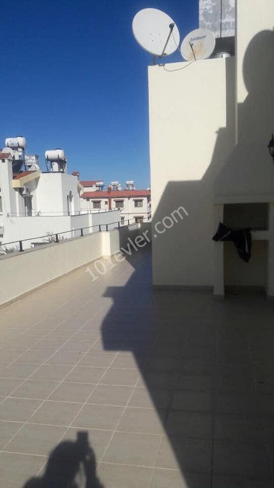 GİRNE MERKEZDE 3+1 SATILIK YARI EŞYALI PENTHOUSE