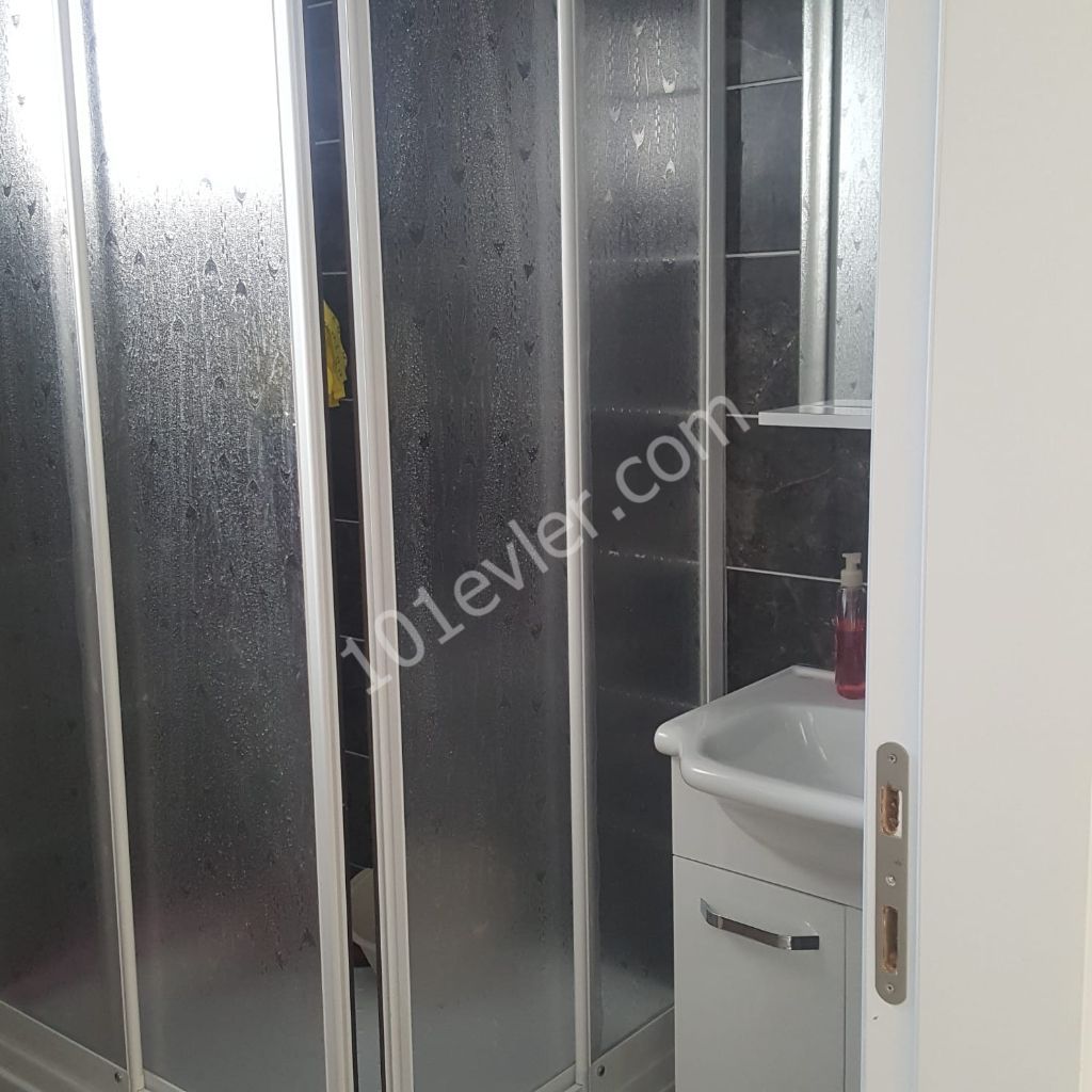 Flat To Rent in Zeytinlik, Kyrenia