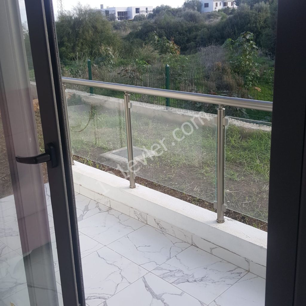 Flat To Rent in Zeytinlik, Kyrenia